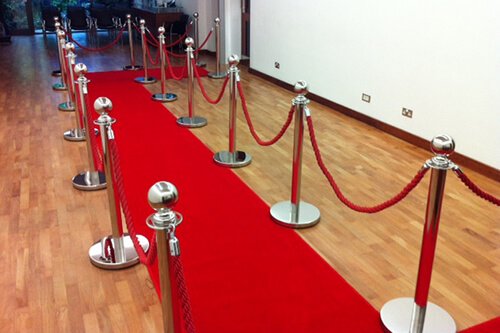 Stubići sa crvenom stazom