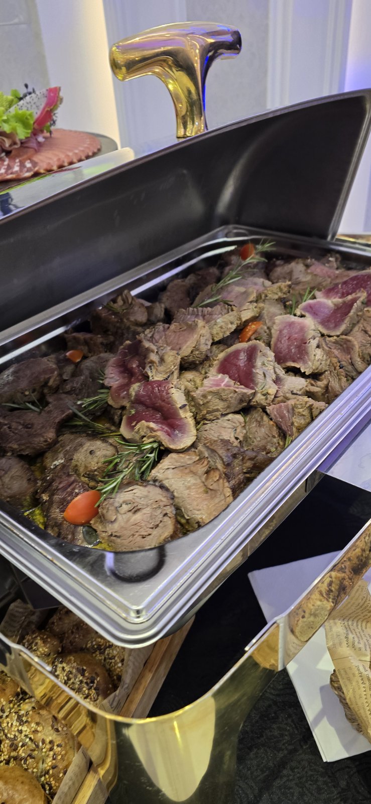 Ketering detalj sa detaljnom rasvetom